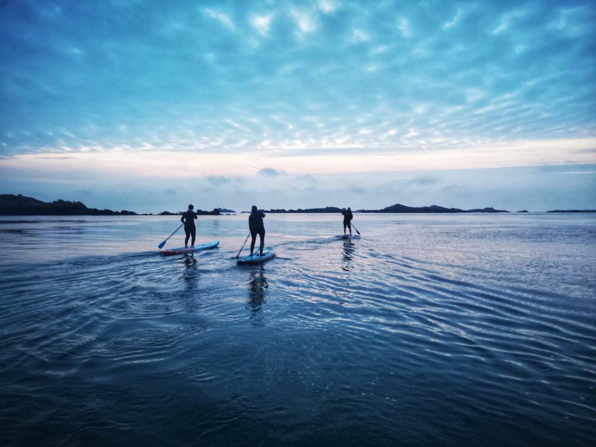 Les pieds dans l'eau accès direct à la plage ! Granville Esterno foto